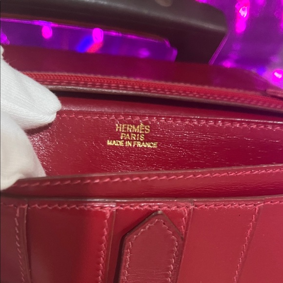 Hermes Cherry Red Wallet with Gold Detail - Picture 6 of 16
